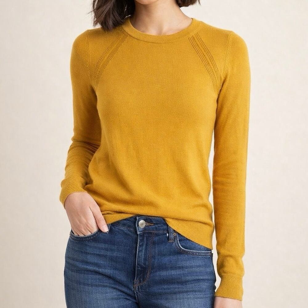 Banana Republic Soft Lightweight Mustard Yellow Crewneck Sweater Size XS